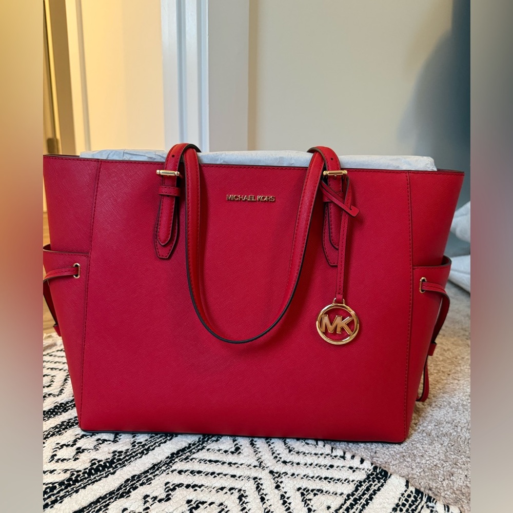 NWT Michael Kors large Gilly Tote in Saffiano Leather